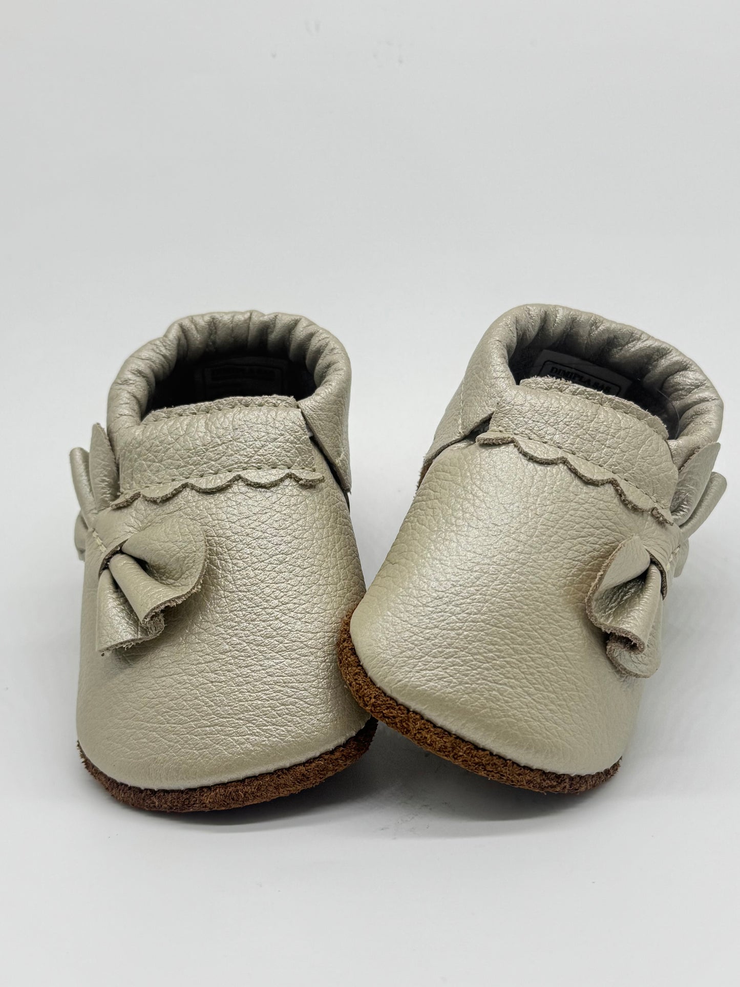 Moño beige perlado